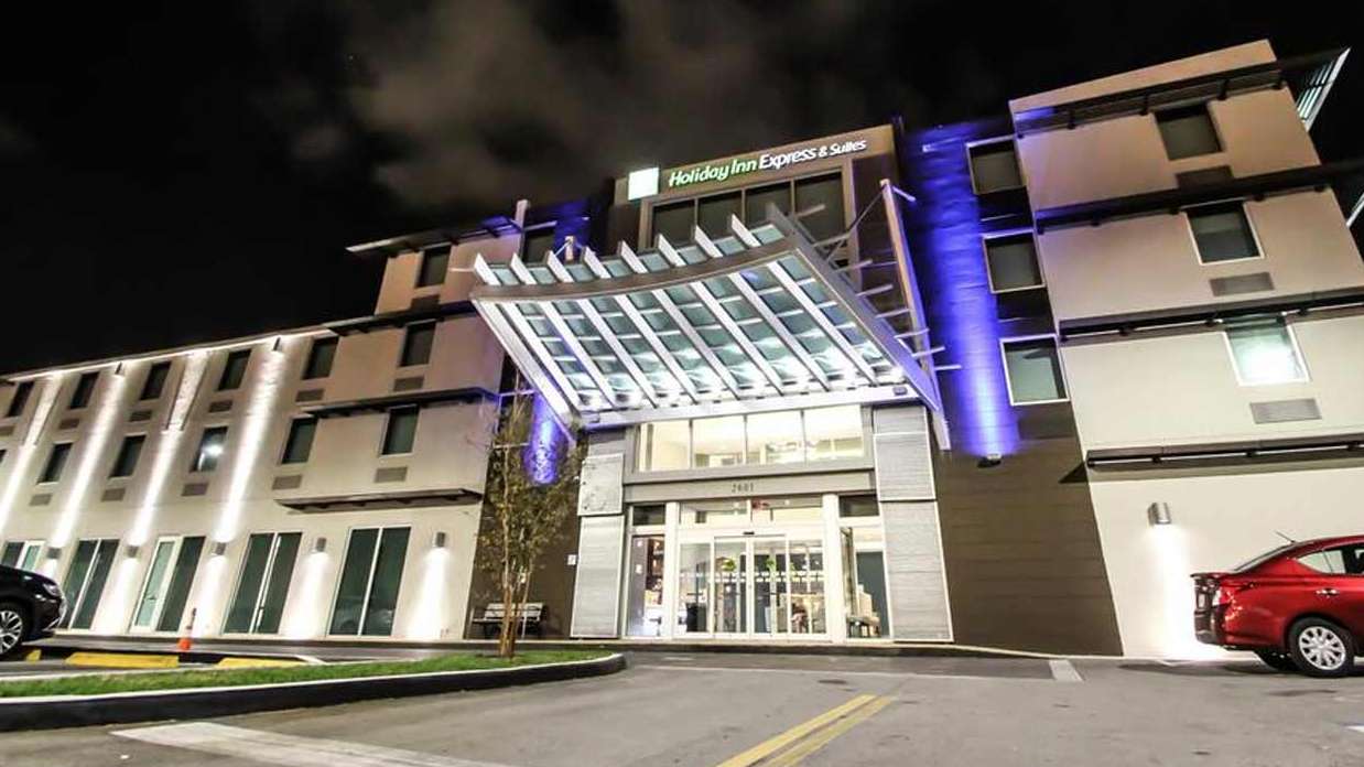 Holiday Inn Express and Suites MIA Airport East Parking