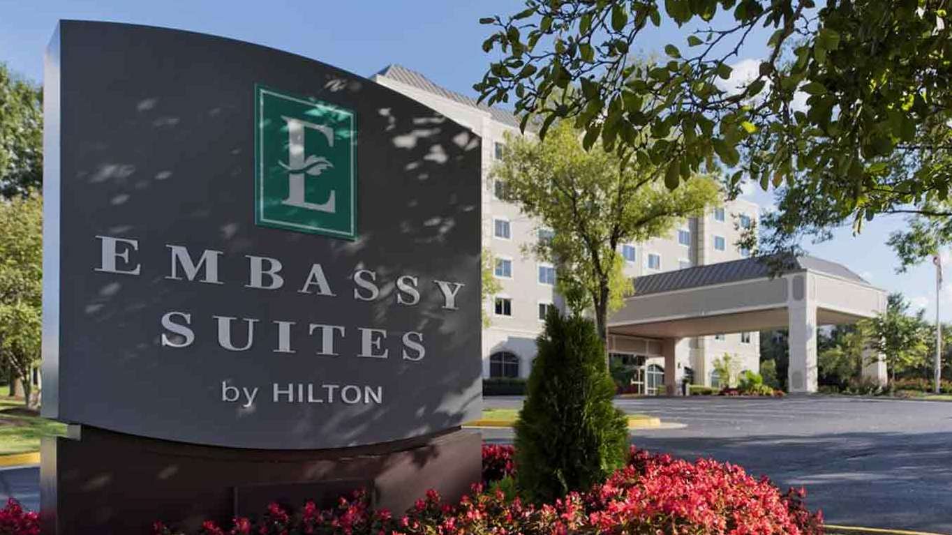 Embassy Suites by Hilton Dulles Airport Parking