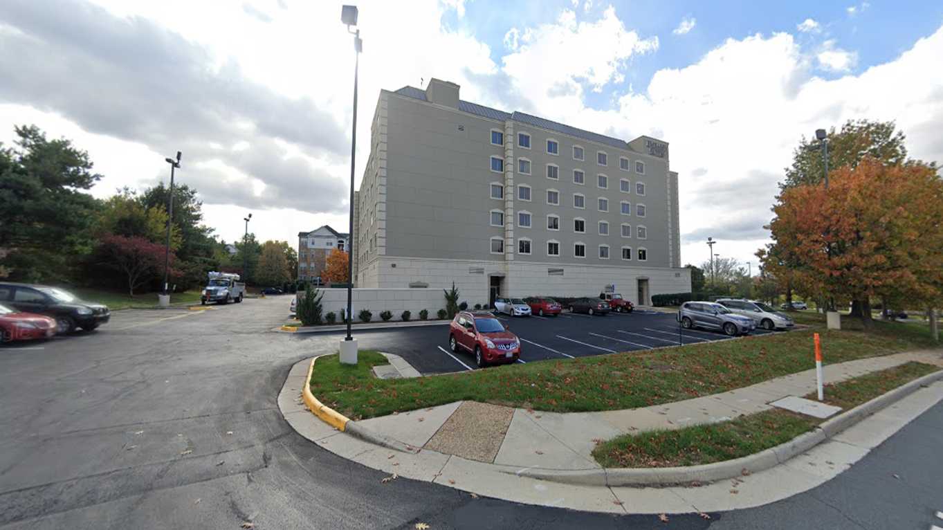 Embassy Suites by Hilton Dulles Airport Parking