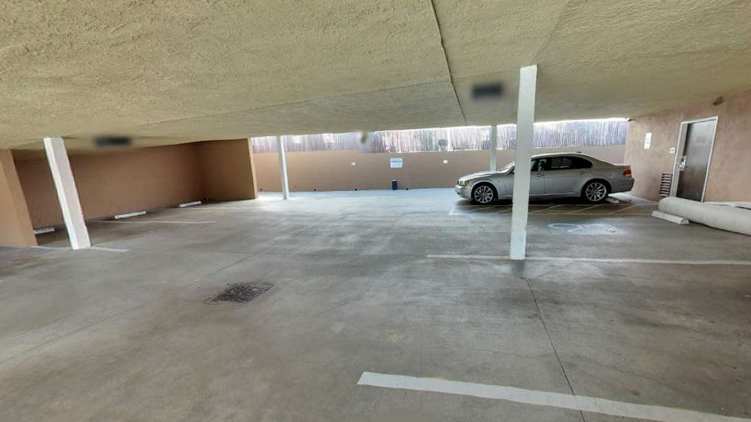 INN BY THE SFO Airport North Parking