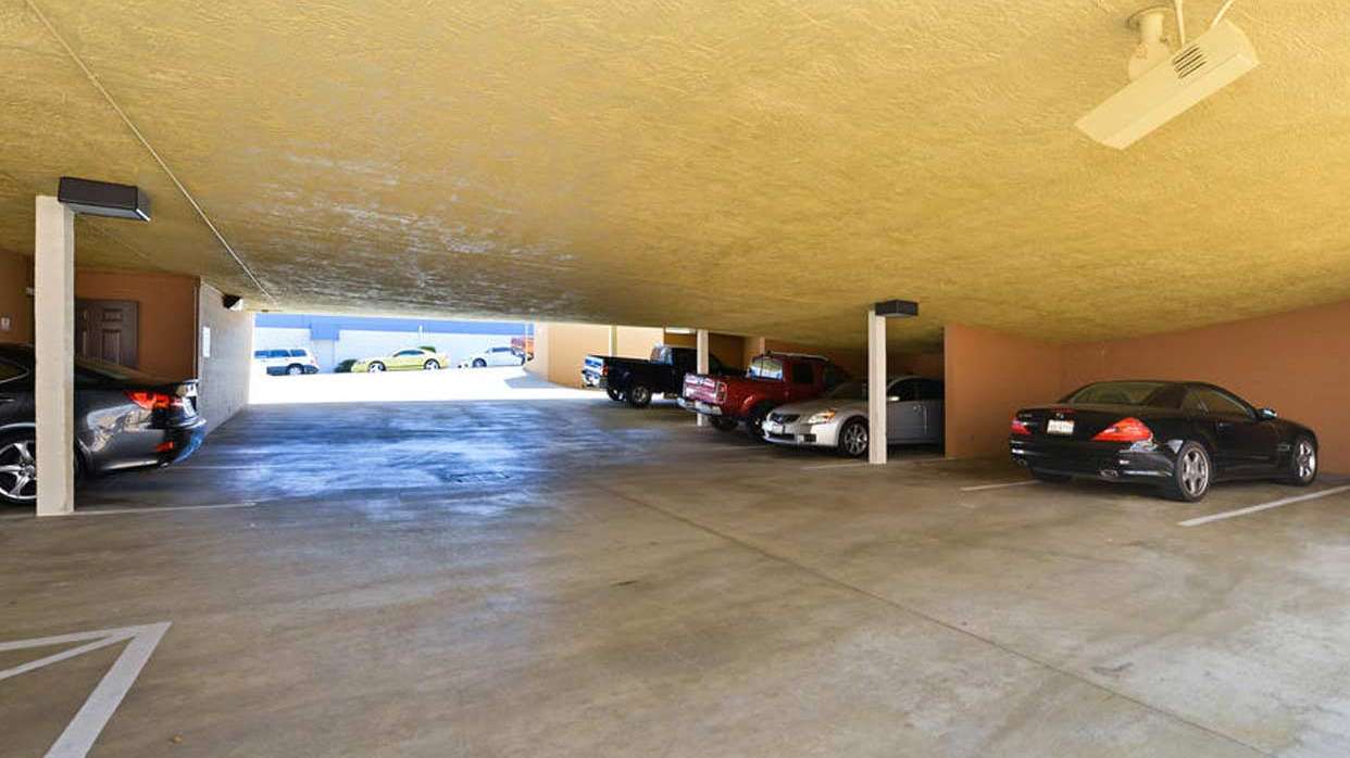 INN BY THE SFO Airport North Parking