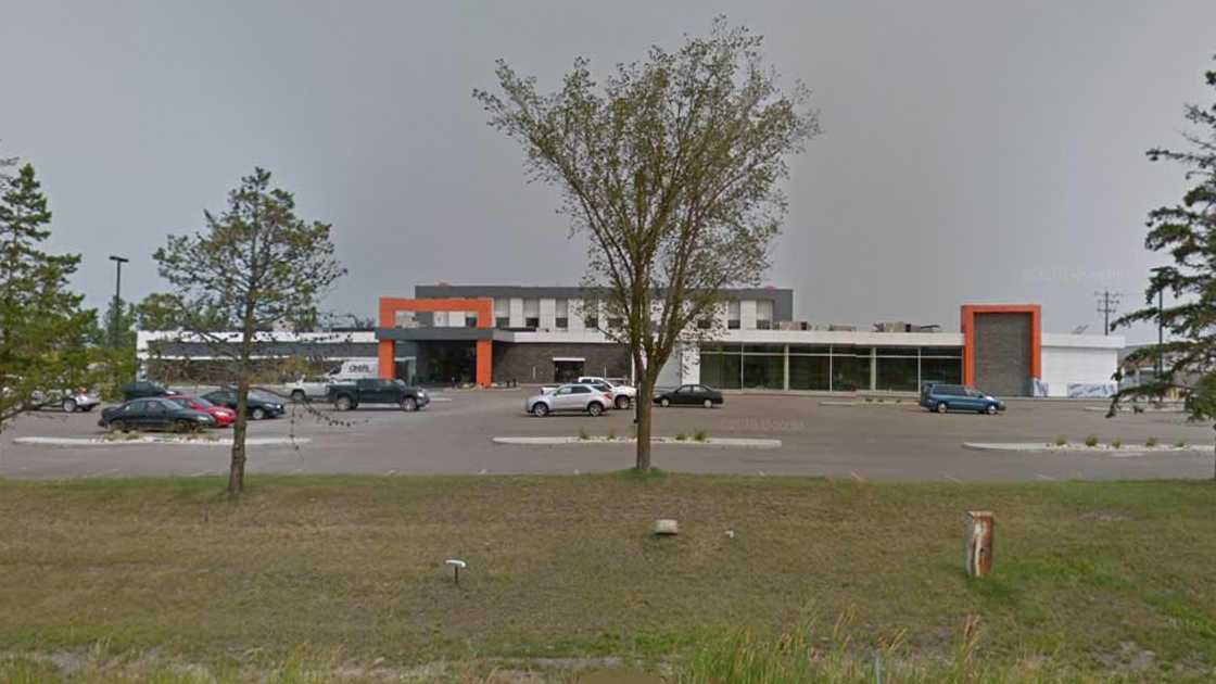 Nisku Inn & Conference Centre- YEG Airport Parking