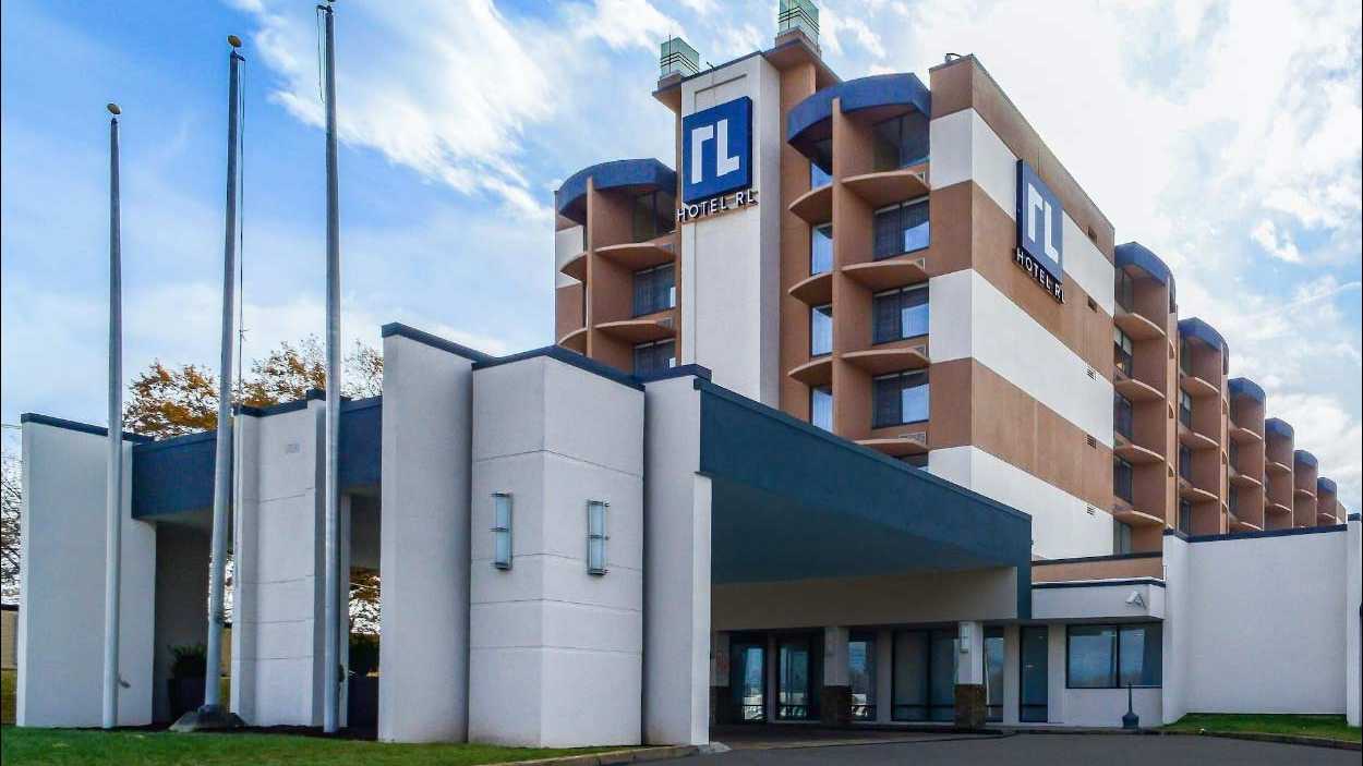 Hotel RL STL Airport Parking