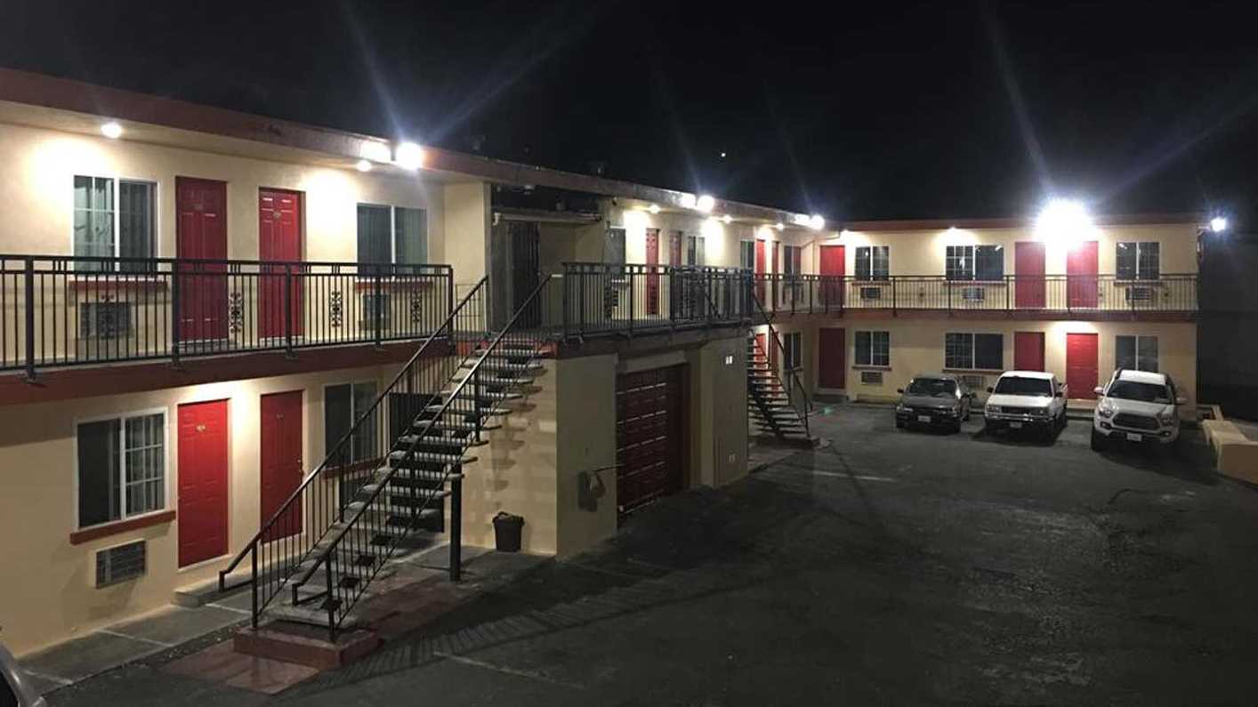 Premier Inn & Suites Oakland Airport Parking