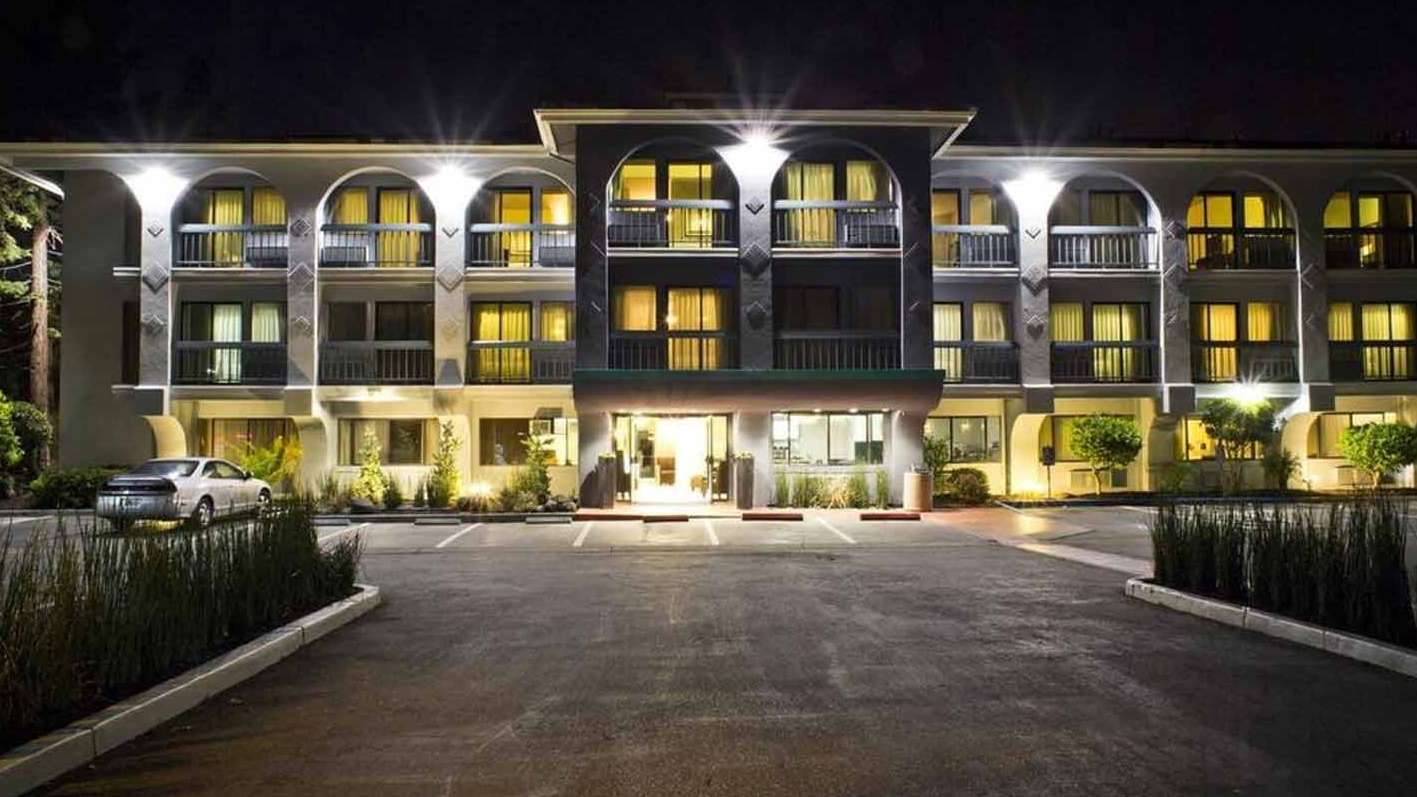 Hotel Vue SJC Airport Parking