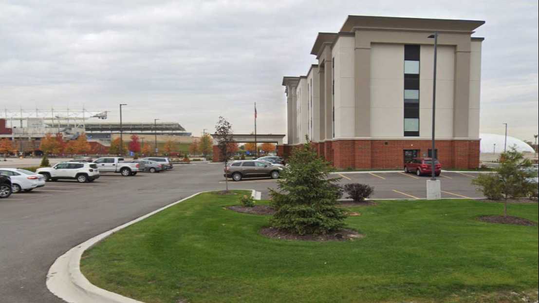 Hampton Inn & Suites Bridgeview MDW Airport Parking