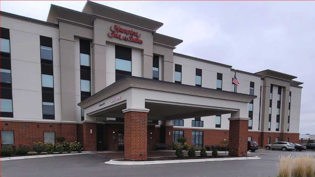 Hampton Inn & Suites Bridgeview MDW Airport Parking