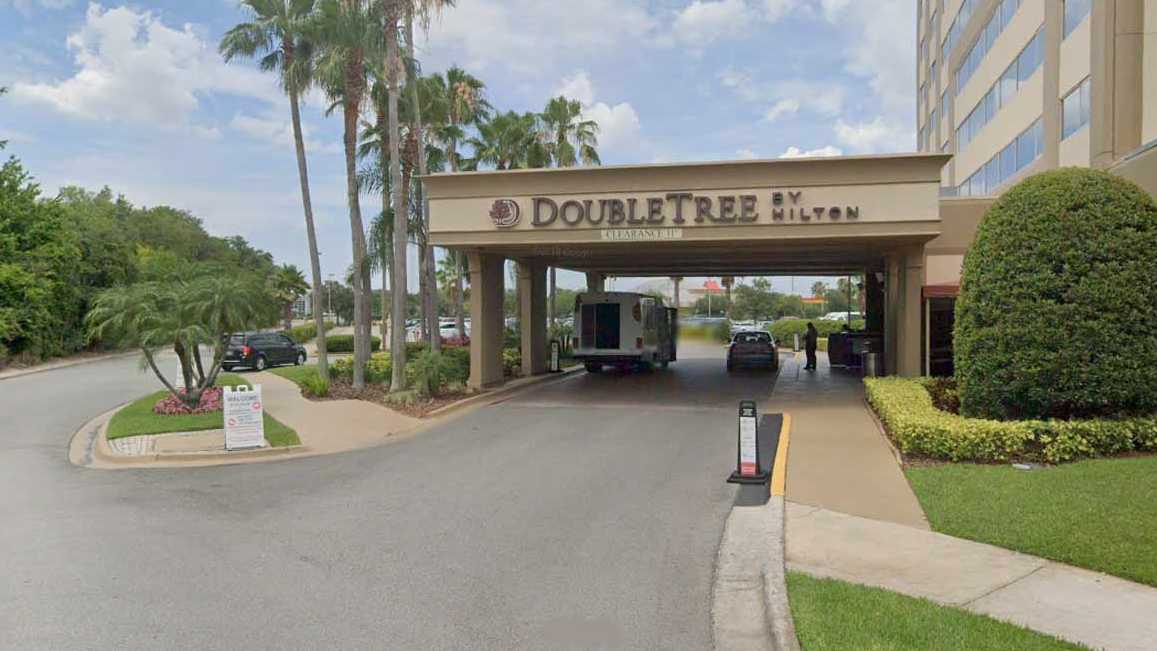 DoubleTree by Hilton MCO Airport Parking