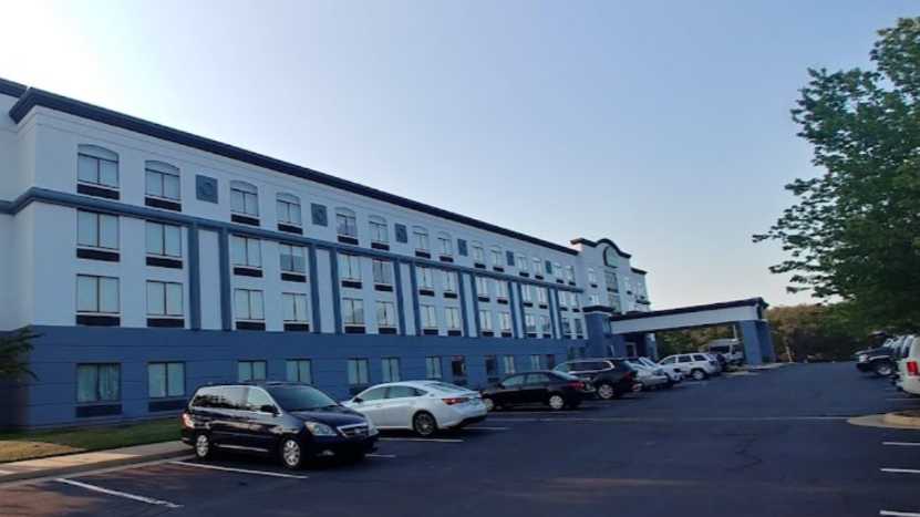 Wingate by Wyndham IAD Airport Parking