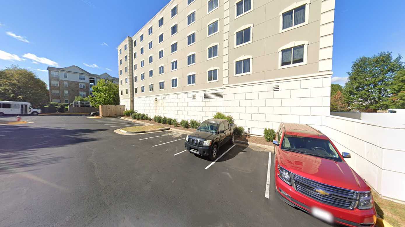 Embassy Suites by Hilton Dulles Airport Parking