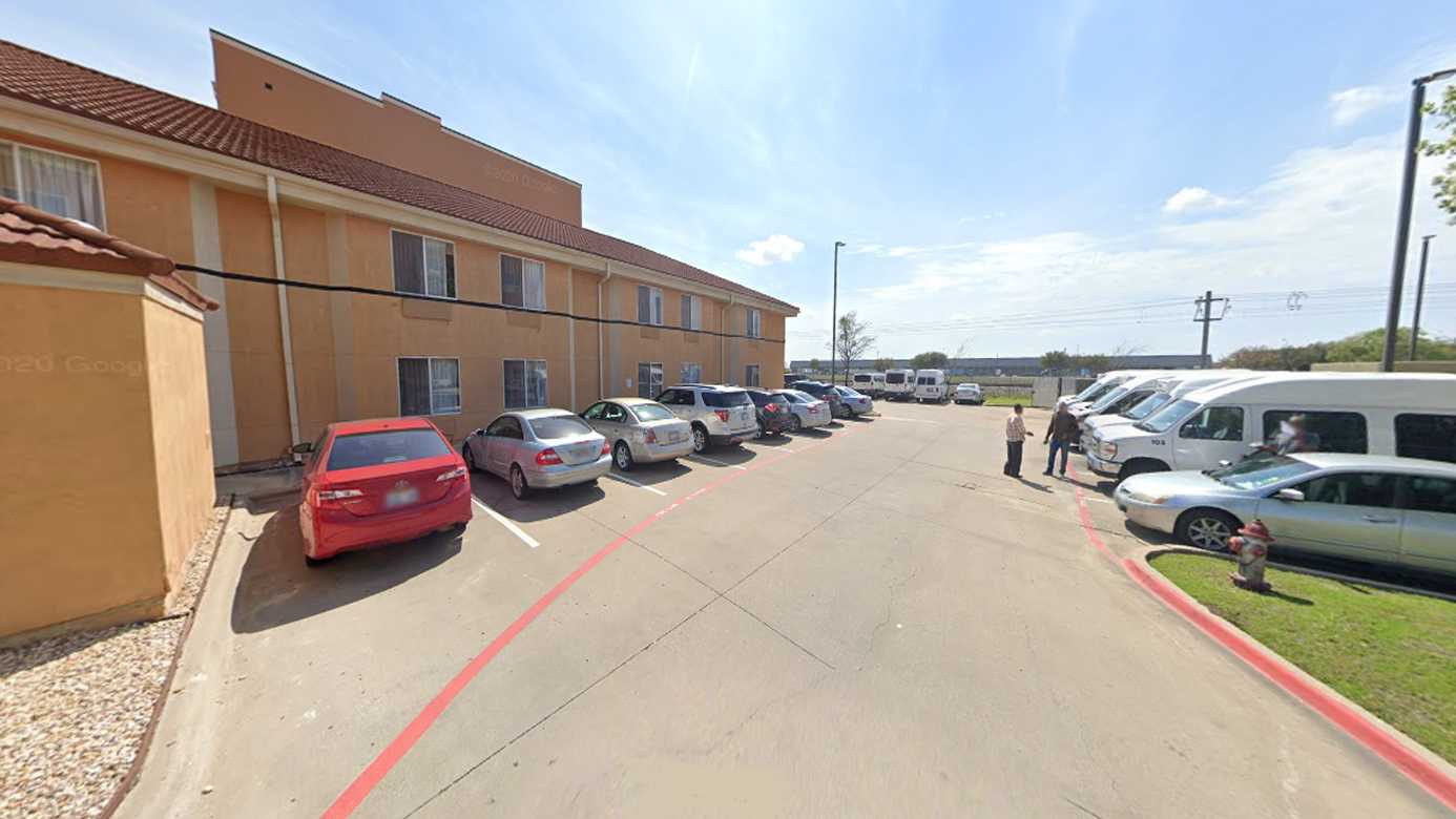 Clarion Inn & Suites North (DFW)  Airport Parking SPECIAL DEAL