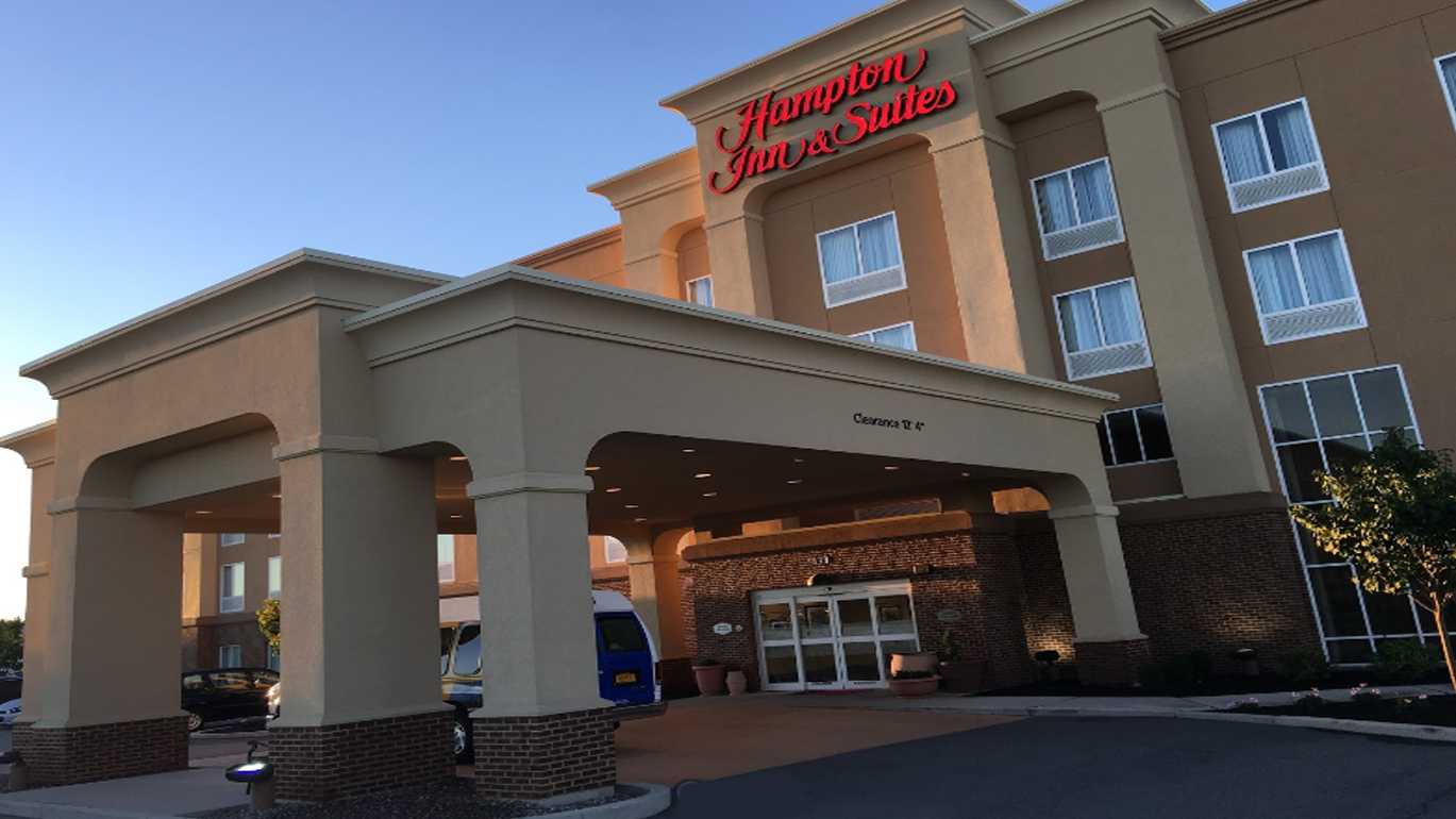 Hampton Inn & Suites BUF Airport Parking