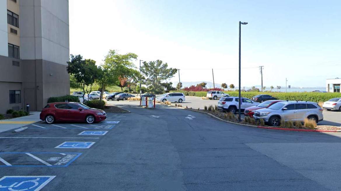 DoubleTree by Hilton SFO Airport parking