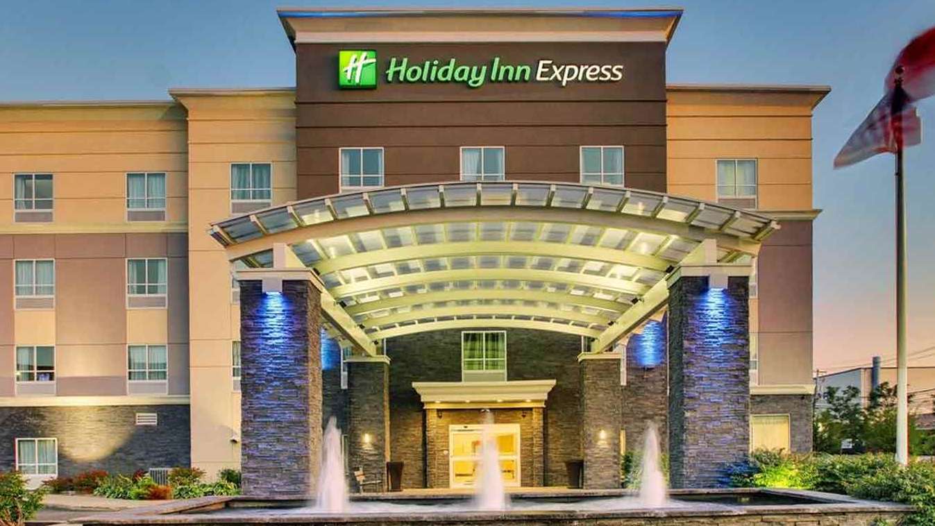 Holiday inn Express BUF Airport Parking