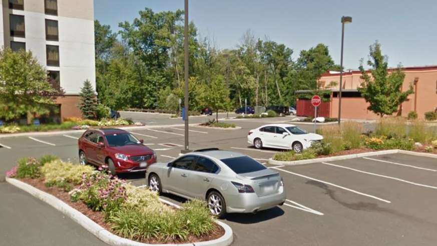 Hampton Inn Springfield BDL Airport Parking