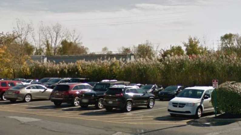 Delta Hotel PHL Airport Parking