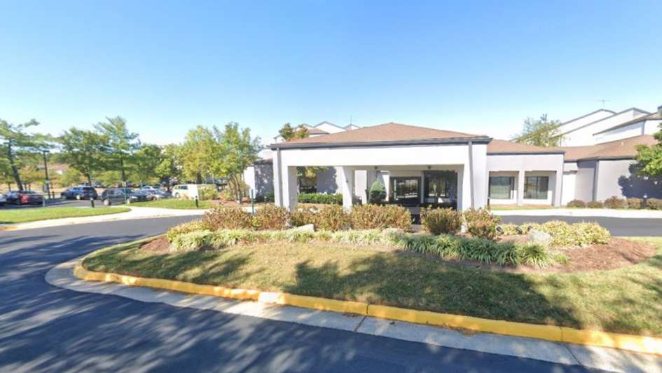 Courtyard By Marriott IAD Airport Parking