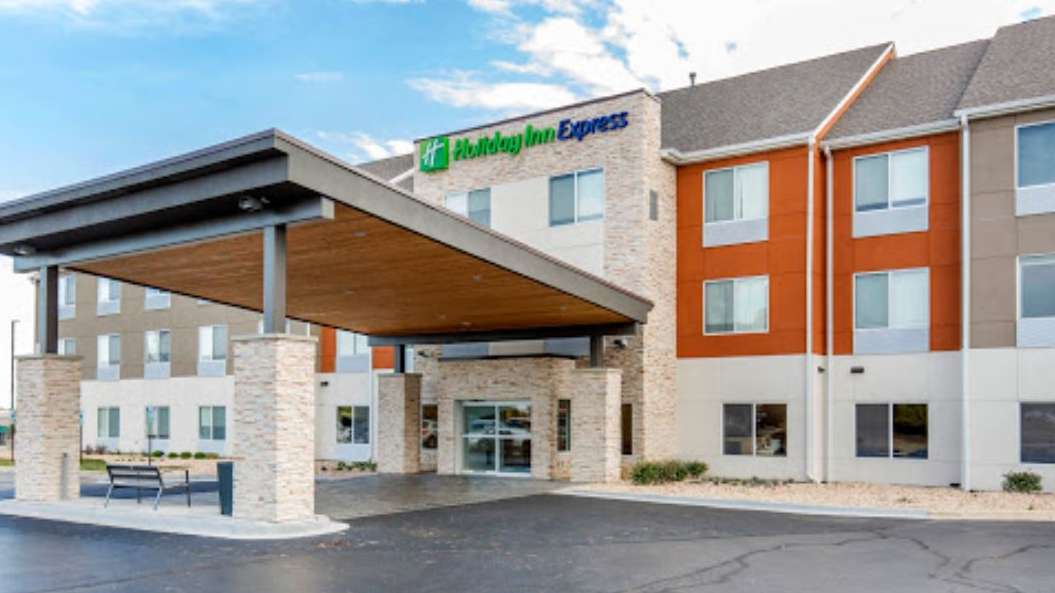 Holiday Inn Express & St Charles STL Airport Parking (No Shuttle)