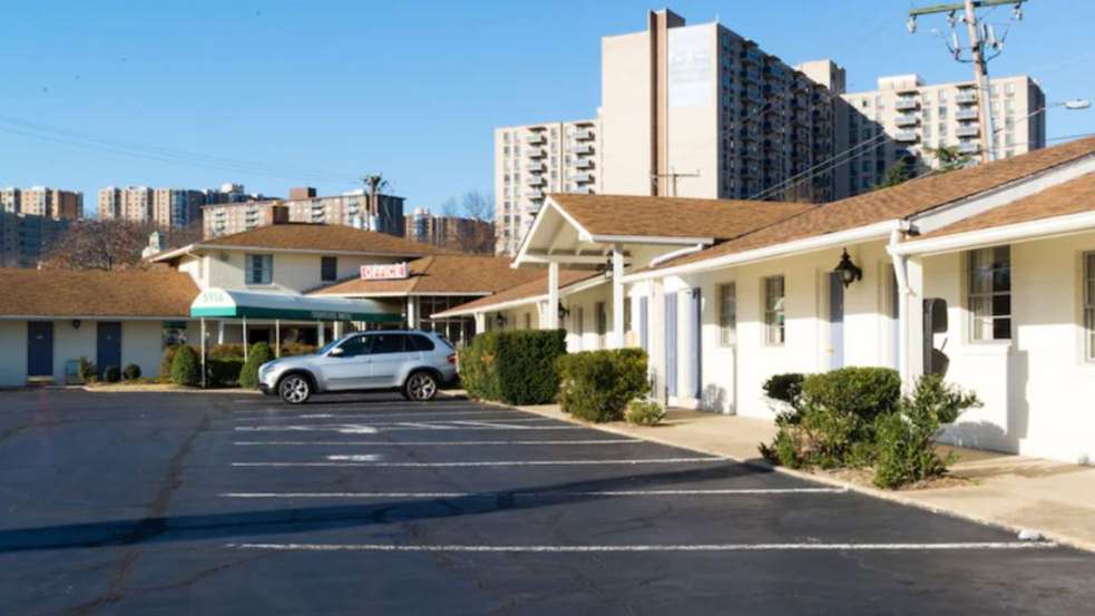 Travelers Motel DCA Airport Parking