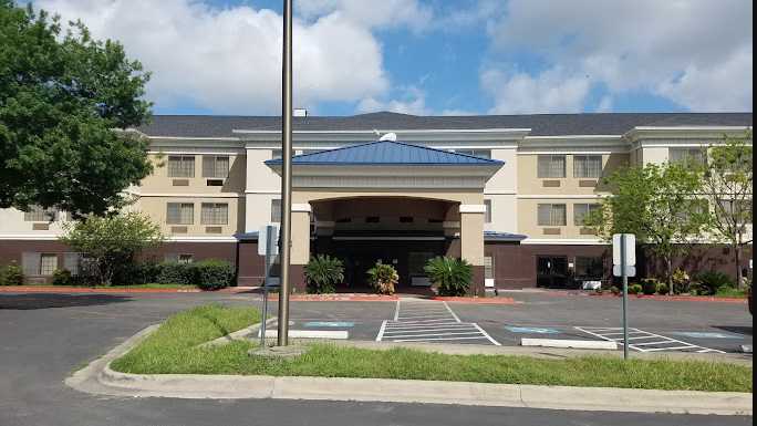 Garner Del Valle AUS Airport Parking