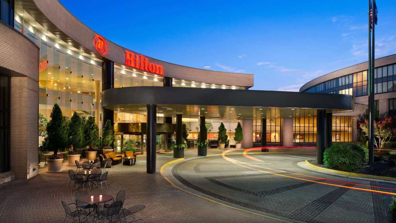 DoubleTree by Hilton Washington IAD Airport Parking