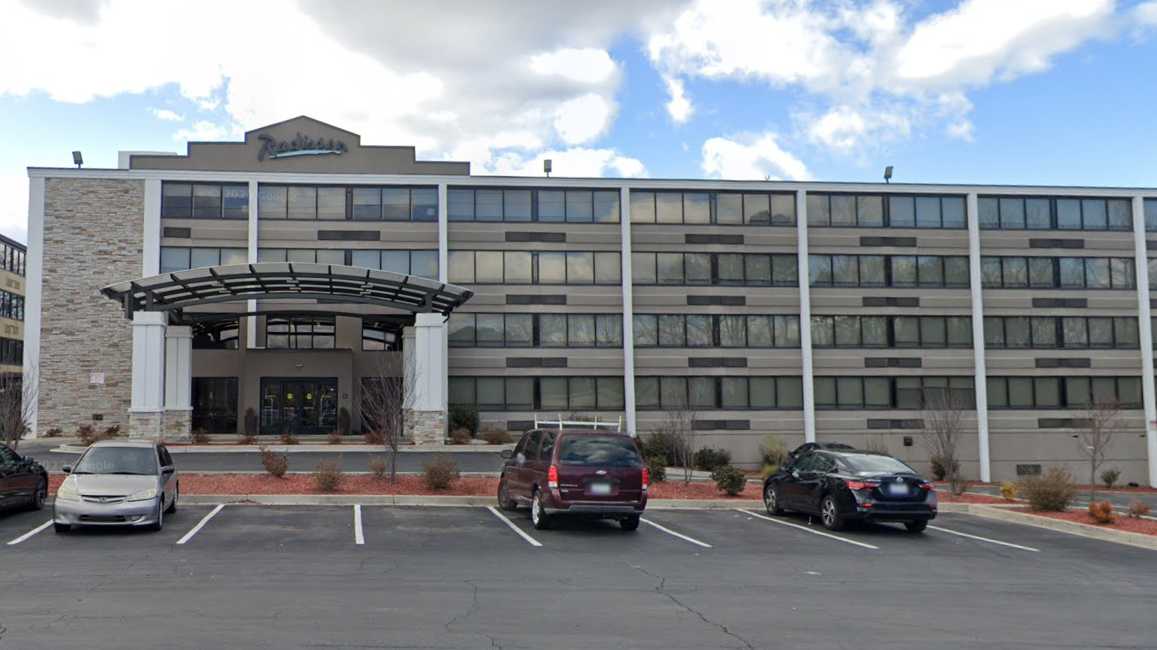 Ramada Charlotte Airport Hotel Parking