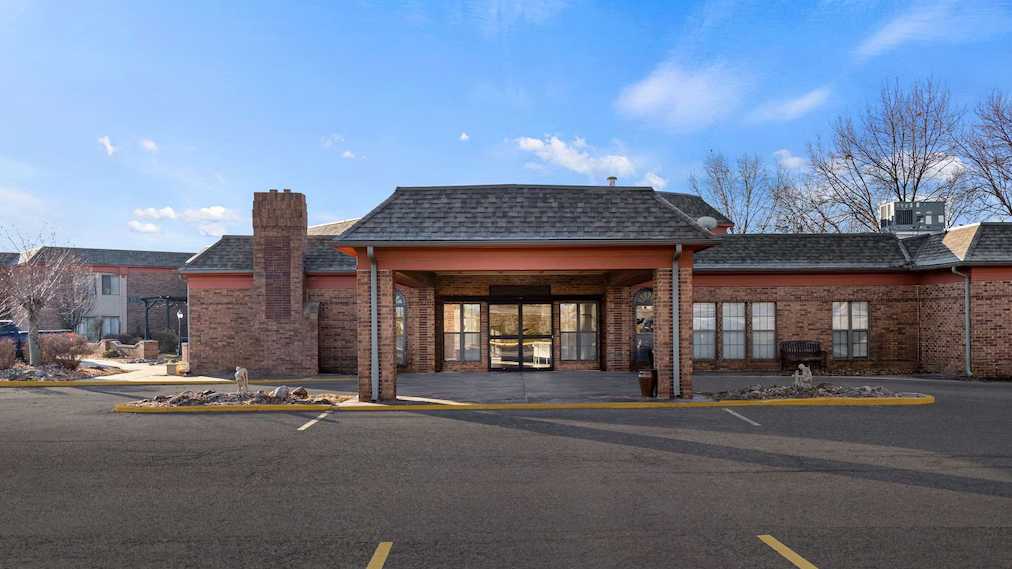 Suburban Studios MCI Airport Parking