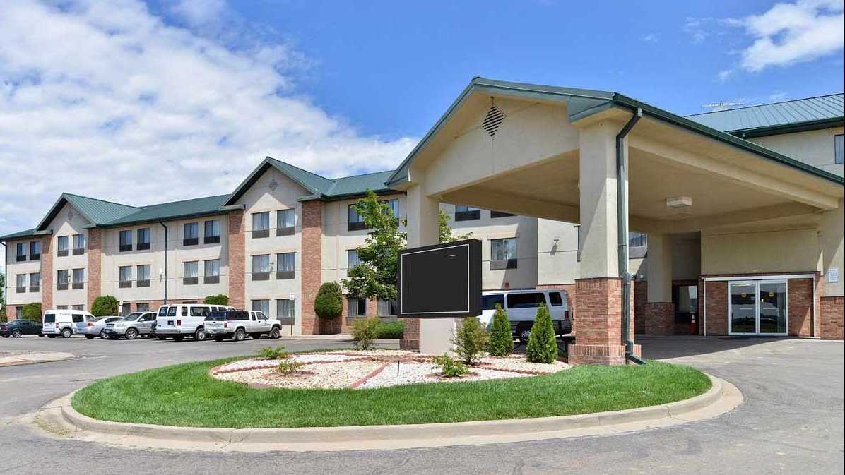 Sylo Hotel Denver Airport Parking , a Ramada by Wyndham