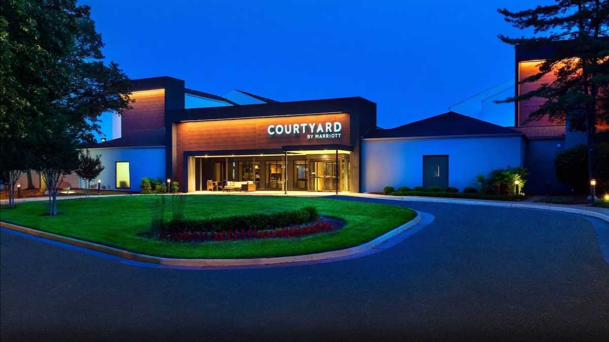 Courtyard Dulles IAD Herndon Reston Airport Parking
