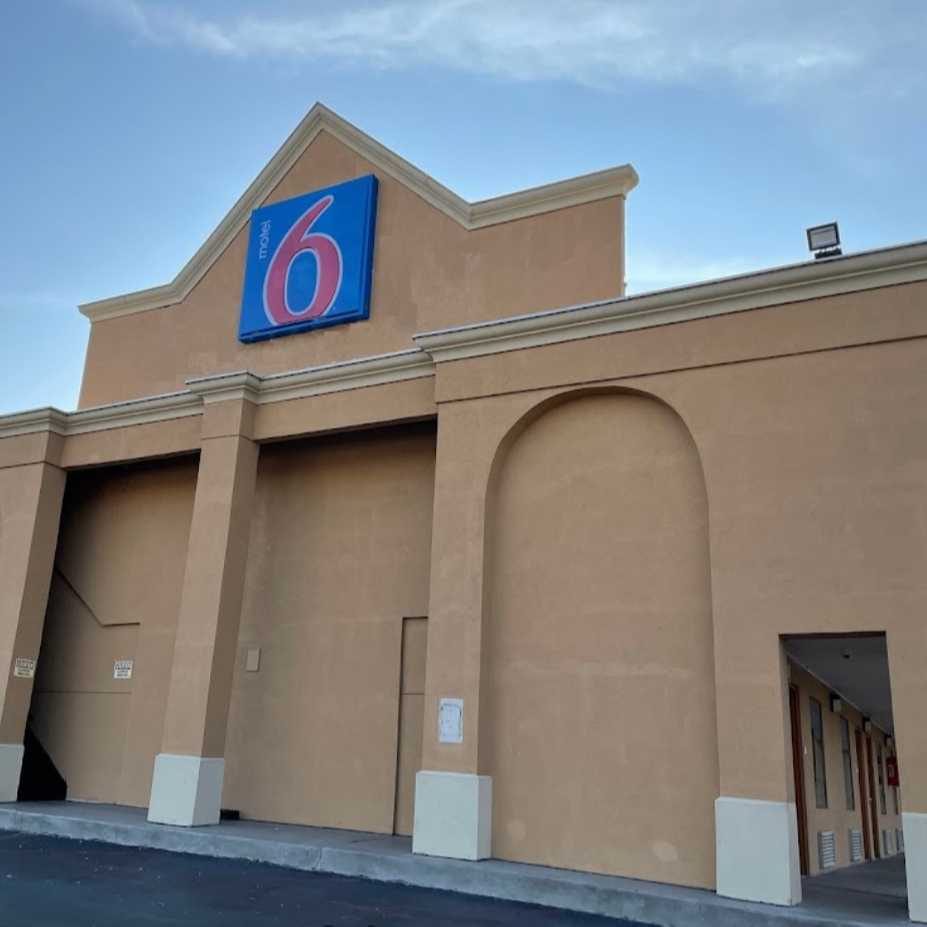 Motel 6 PHL Airport Parking (Formerly Quality Inn)