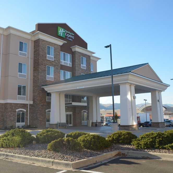Holiday Inn Express DIA Airport Parking