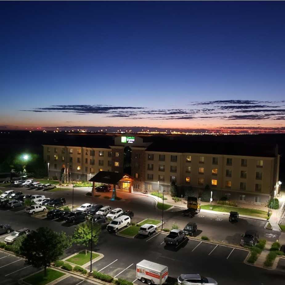 Holiday Inn Express DIA Airport Parking