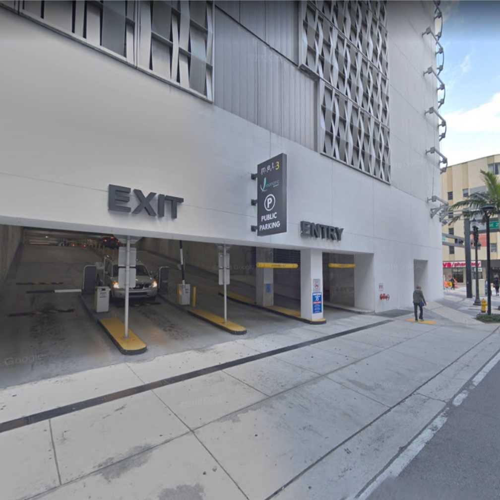 Premier Cruise Parking POM