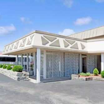 Days Inn Chicago OHare Airport Hotel Parking