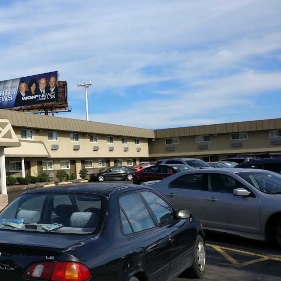 Days Inn Chicago OHare Airport Hotel Parking