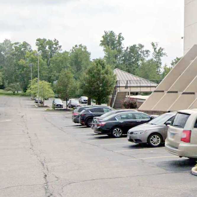 Crowne Plaza CLE Airport Parking