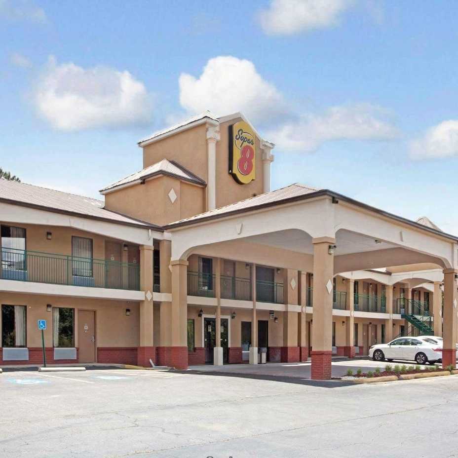 Super 8 Jackson Airport Parking