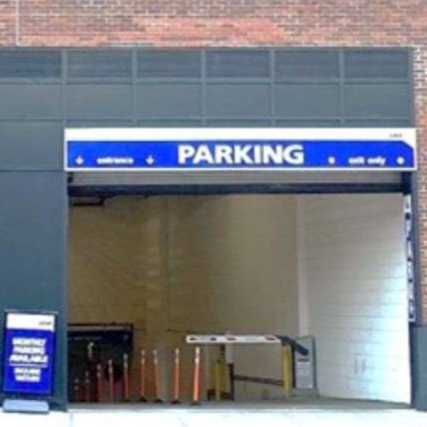 Fasttrack LGA PREMIUM Airport Parking