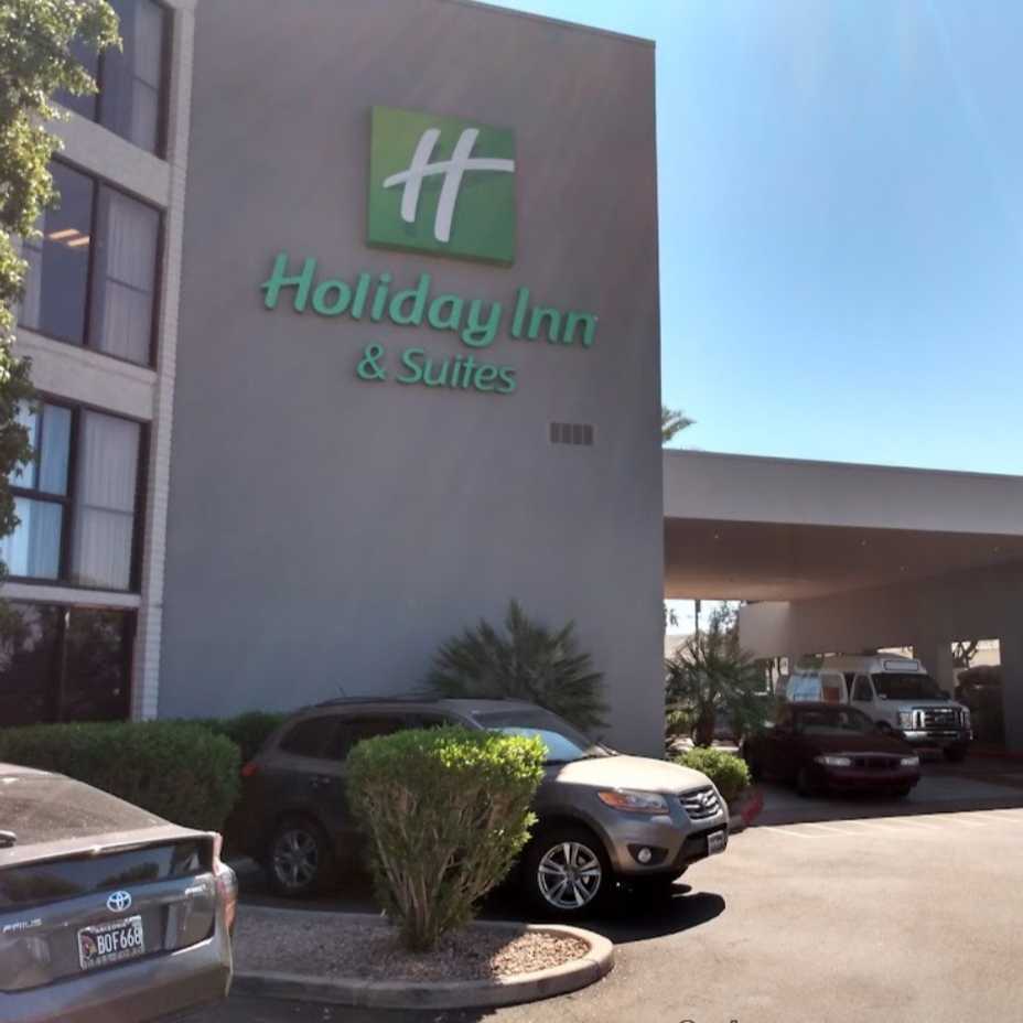 Holiday Inn PHX North Airport Parking