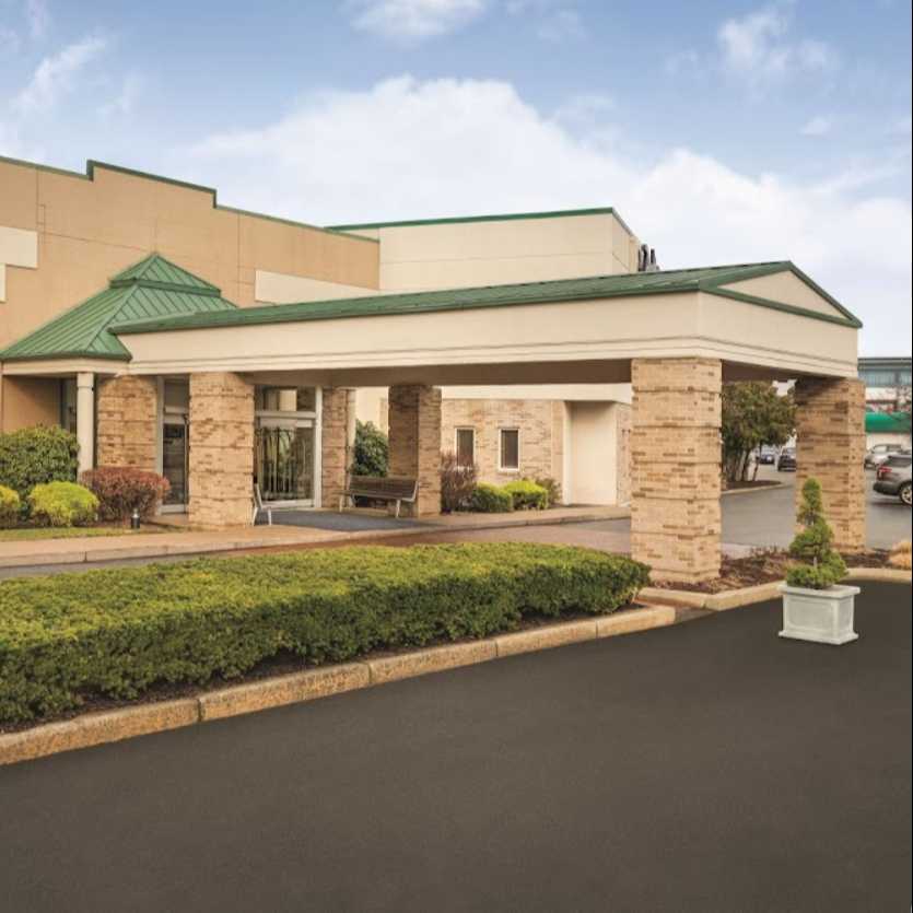 Radisson Hotel Providence Airport Parking