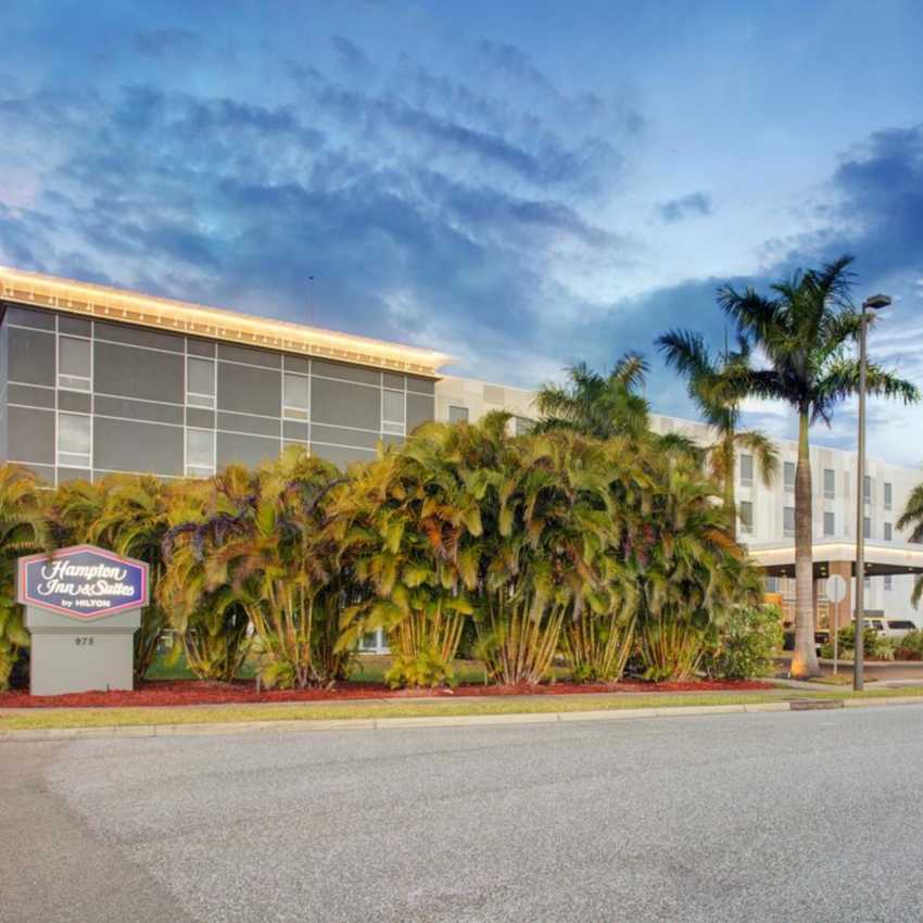 Hampton Inn & Suites SRQ Airport Parking