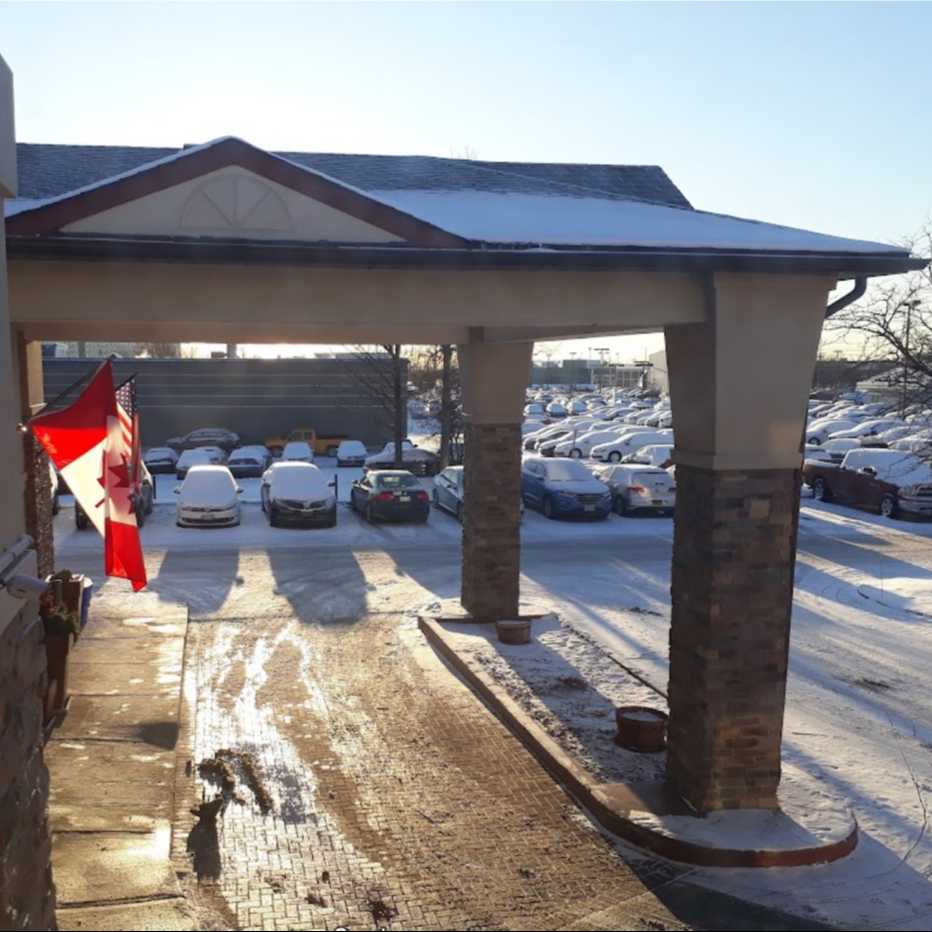 Quality Inn & Suites YYZ Airport Parking