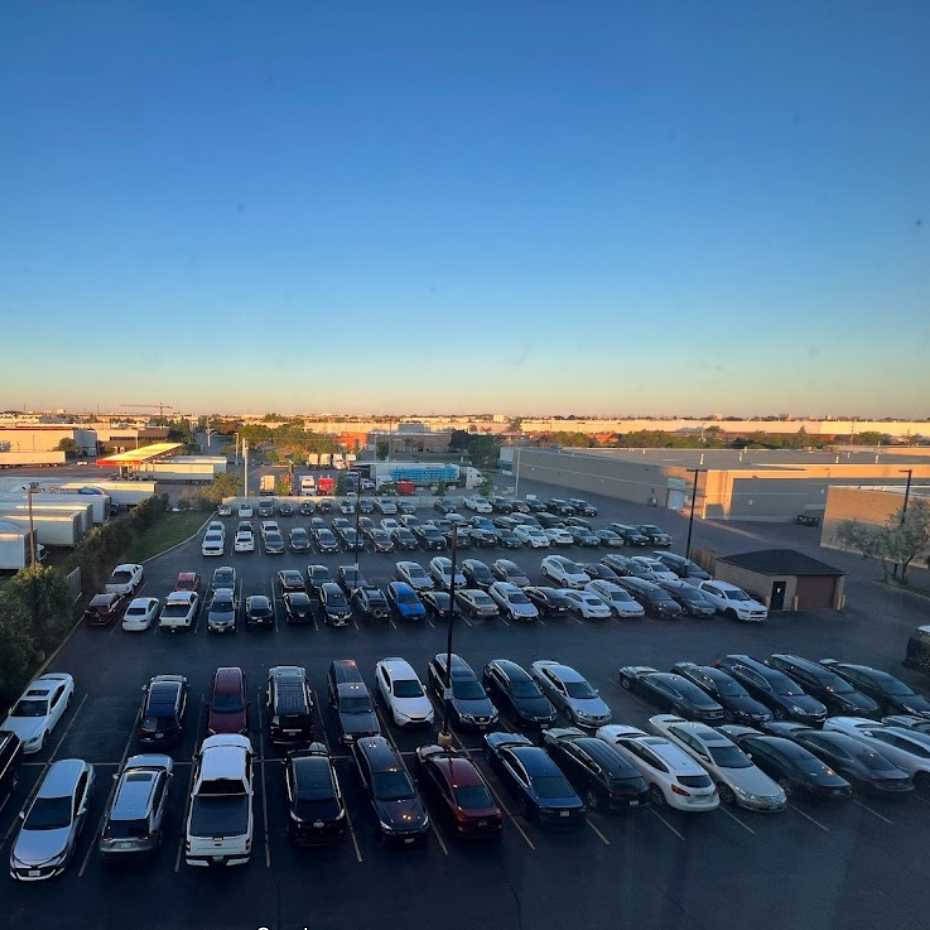 Four Points by Sheraton Toronto Mississauga Airport Parking