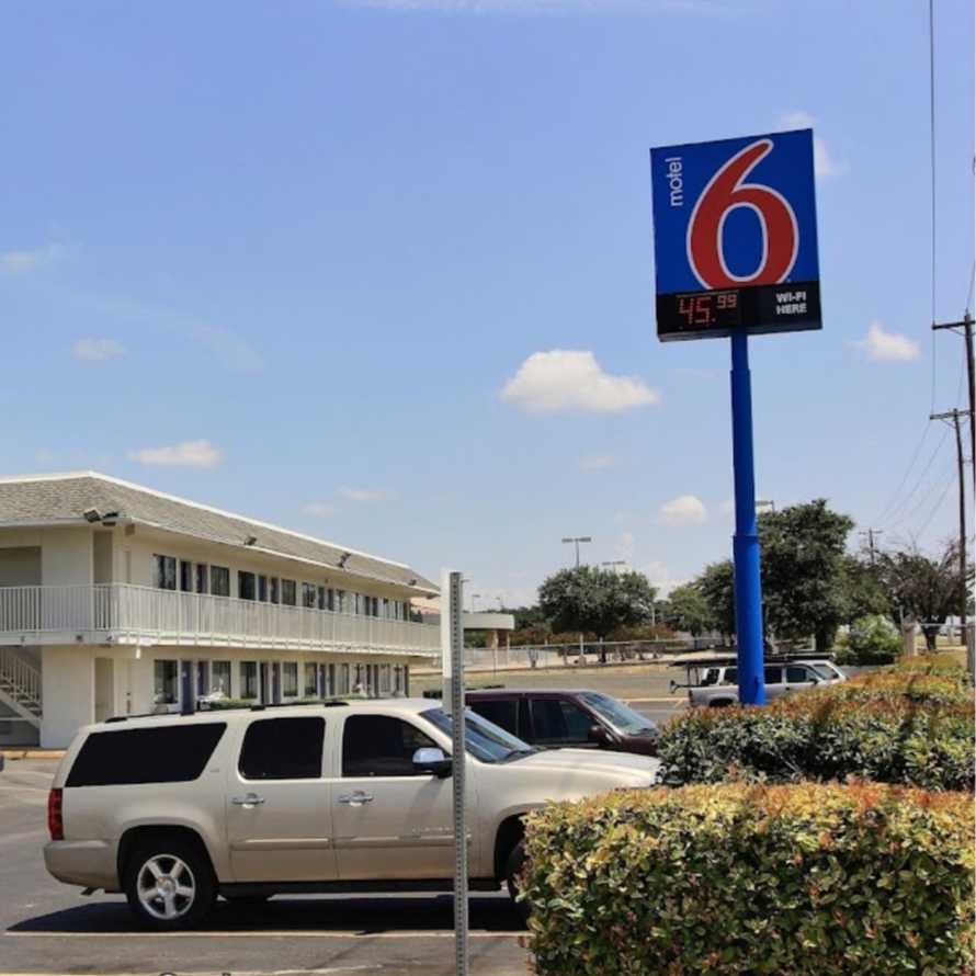 Motel 6 Austin, TX - North 
