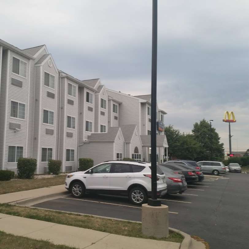 Red Lion Inn & Suites ORD Airport Parking