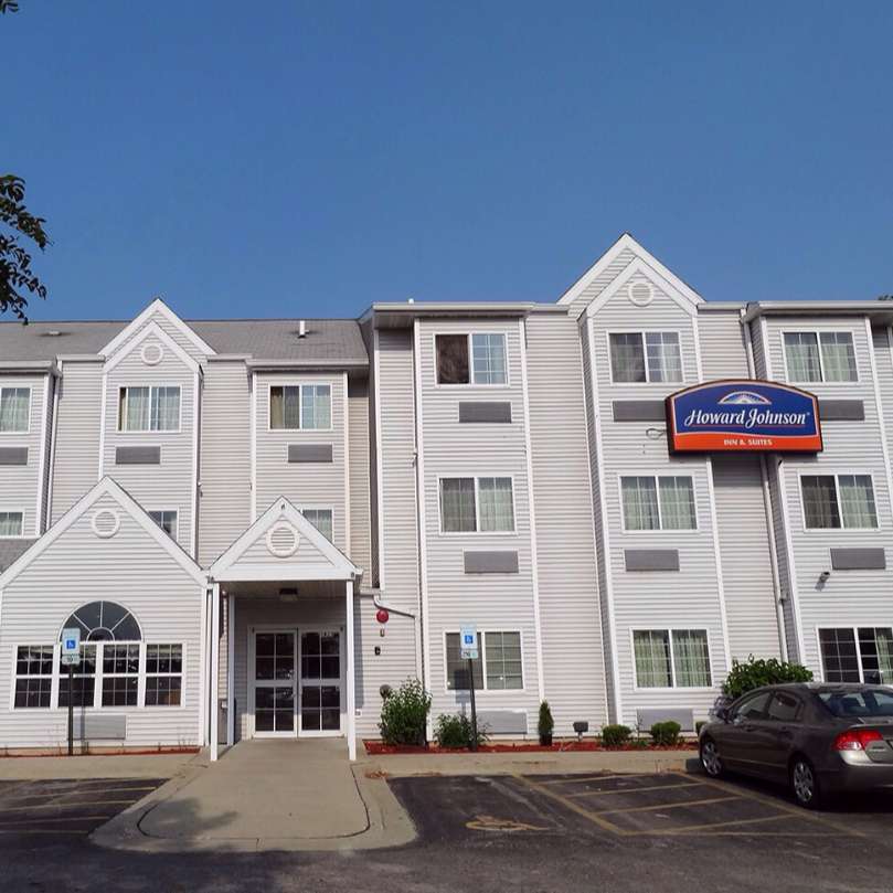 Red Lion Inn & Suites ORD Airport Parking