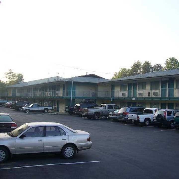 Royal Inn CLT Airport Parking