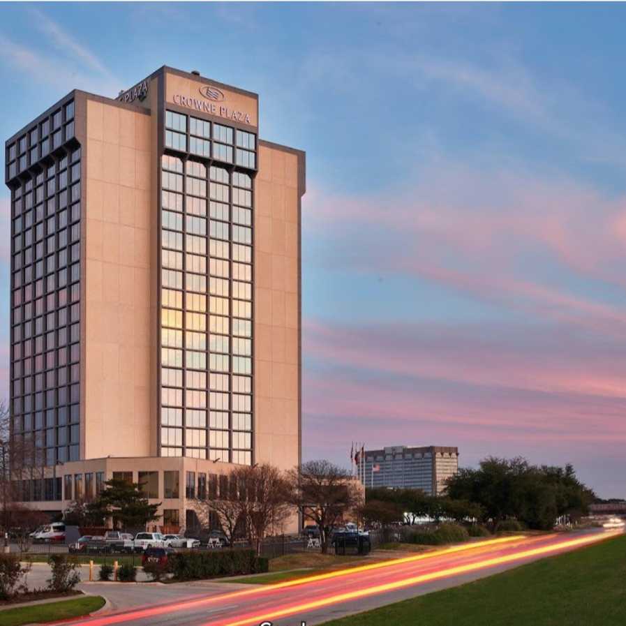 Crowne Plaza Dallas Love Airport Parking