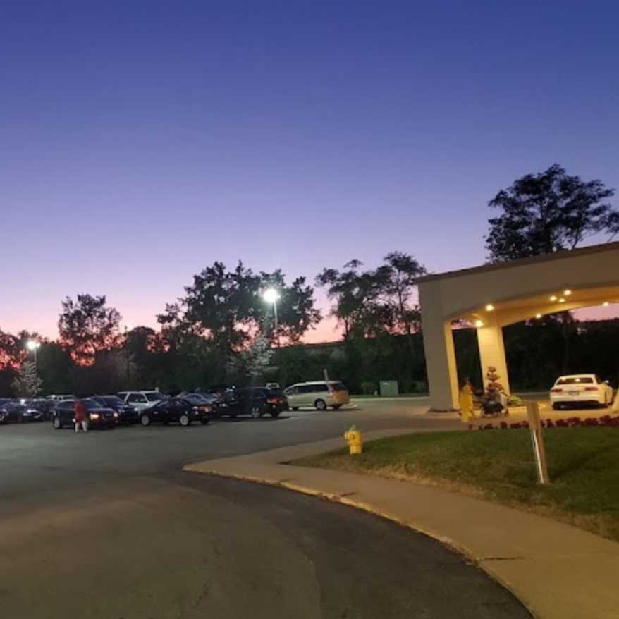 Clarion Inn Elmhurst ORD Airport Parking
