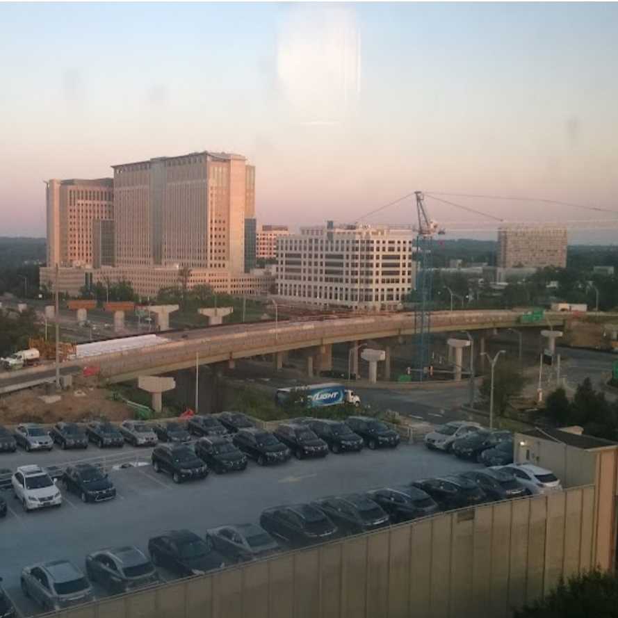 Courtyard by Marriott Alexandria Pentagon South Airport Parking
